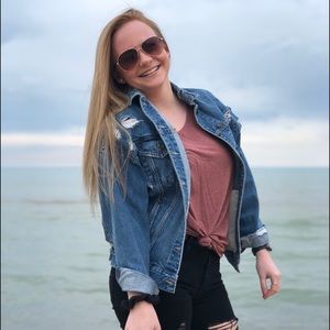 Meet your Posher, Emily